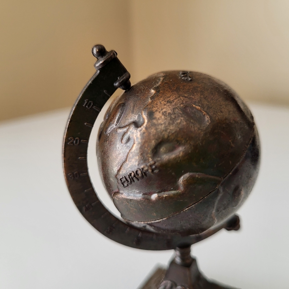 Vintage Hong Kong Die Cast Metal Miniature Globe Pencil Sharpener - Picture 8 of 16